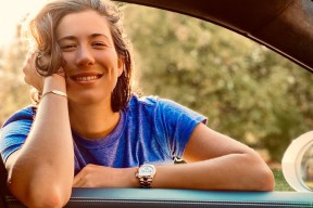  穆古鲁扎焦点对战，莎拉波娃与60激战掘金分钟，重要助攻胜负难料！赛场气氛高涨